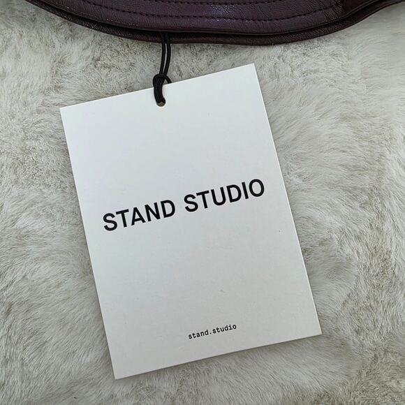 Stand Studio NWT Vida Faux Leather Grained Bucket Hat Burgundy Small main image 11